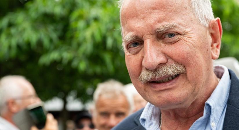 Bencsik András szerint egy politikus rakatta ki őt a Sajtóklubból, mert nem tetszett neki, amit írt róla