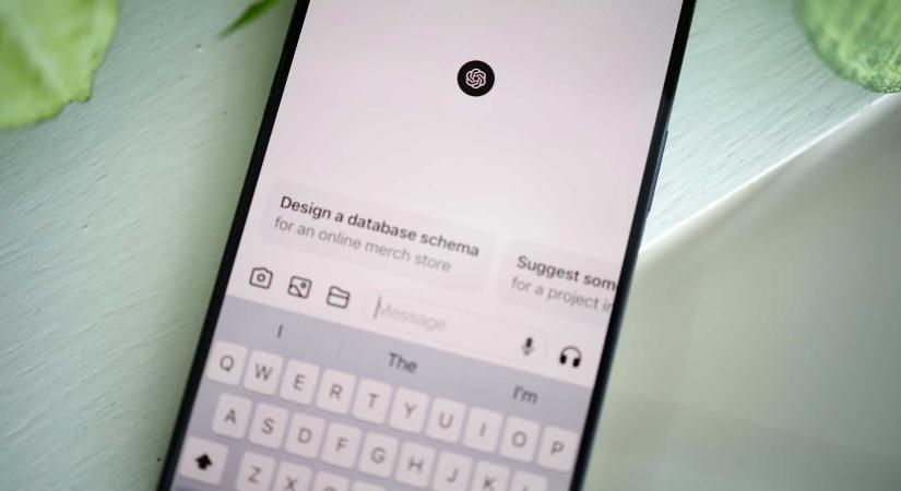 A ChatGPT már ingyen is tudja, mit mondtál korábban