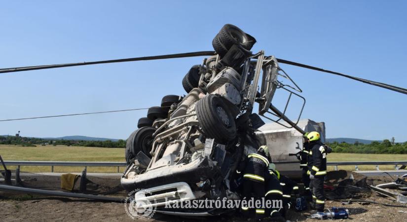 Felkavaró fotókon a halálos baleset