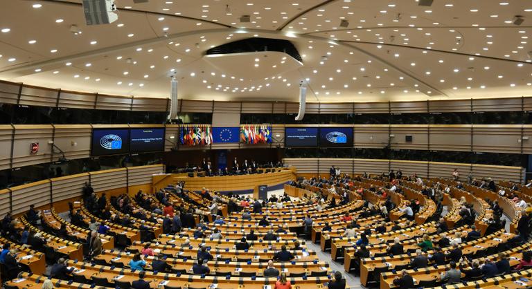 Brüsszel felfüggesztené a Magyarország elleni túlzottdeficit-eljárást