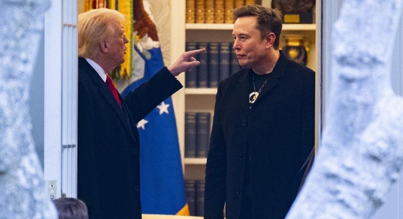 Betelt a pohár: Elon Musk kitálal, Donald Trump szabadkozik – ki bukhat nagyobbat?
