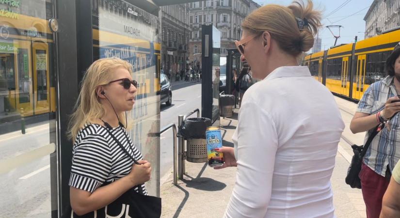 Baranyi Krisztina: Vagy állva halunk meg, vagy várjuk, hogy főbe lőjenek minket