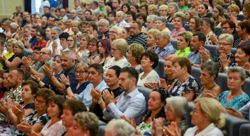 Vajdasági Hangyabefőtt és nagyváradi Mandragóra Kisvárdán