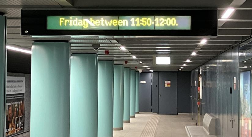 Saigon elestekor érezhették azt a népek, amit én az Arany János utcai metróállomáson 11:48-kor