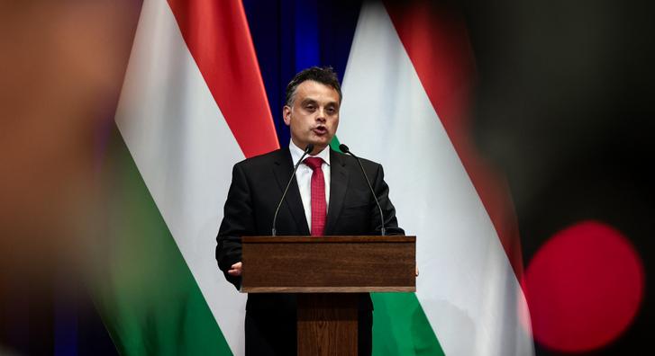 Latorcai Csaba: zsarolás, bűncselekmény, törvénytelenség