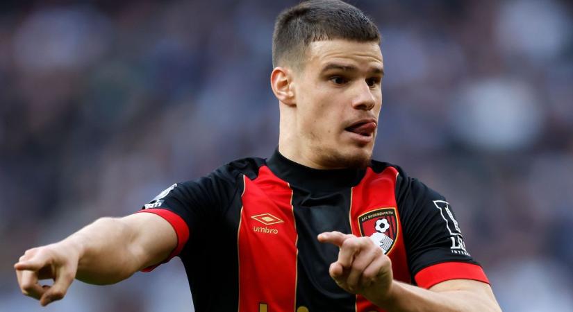 Valóra váltak a pletykák: Kerkez felbukkant a Liverpool hivatalos honlapján