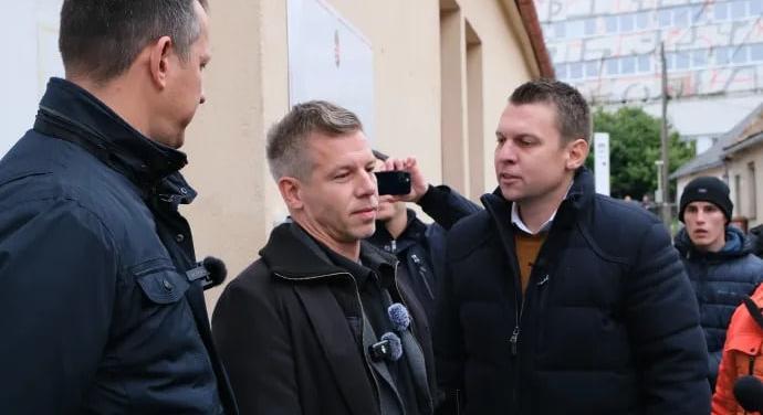 Komoly következménye lett Magyar Péter és Menczer Tamás “vitájának”