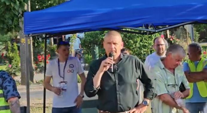 “Az erkölcs, az etika és a motiváció a Tisza Párt mellett áll” – Ruszin-Szendi Romulusz Hajdúsámsonban toborzott
