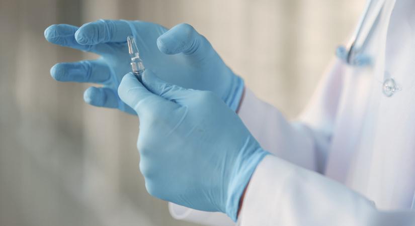 Két héten belül megkapja az akadémia a vakcinaelemzéshez szükséges berendezést