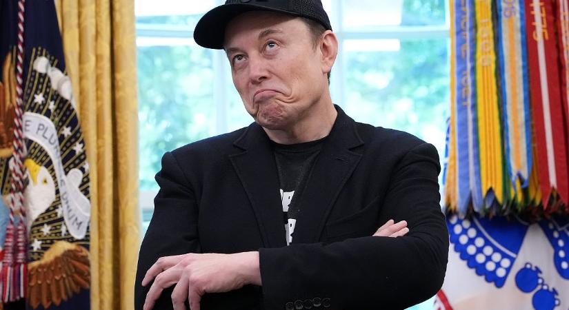 Az összes fontos piacon esett a Tesla és csak most jöhet Trump bosszúja