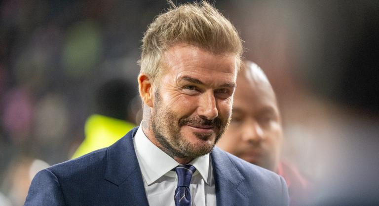 Lovaggá ütik David Beckhamet