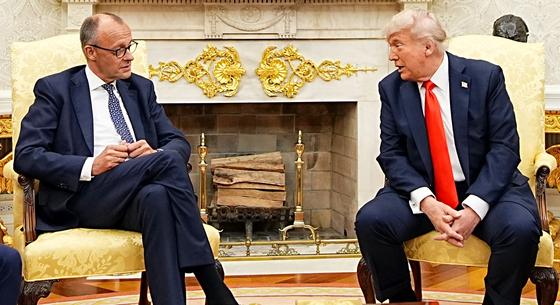 „Ez önöknek nem lehetett túl kellemes nap” - Donald Trump ismét magát hozta, amikor vendégül látta a német kancellárt a D-nap évfordulóján