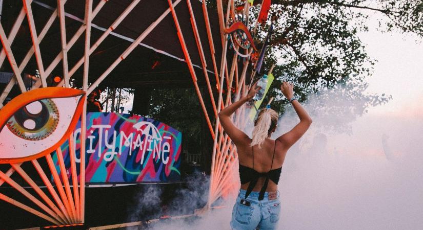 „Hangrobbanás" a Balaton partján?