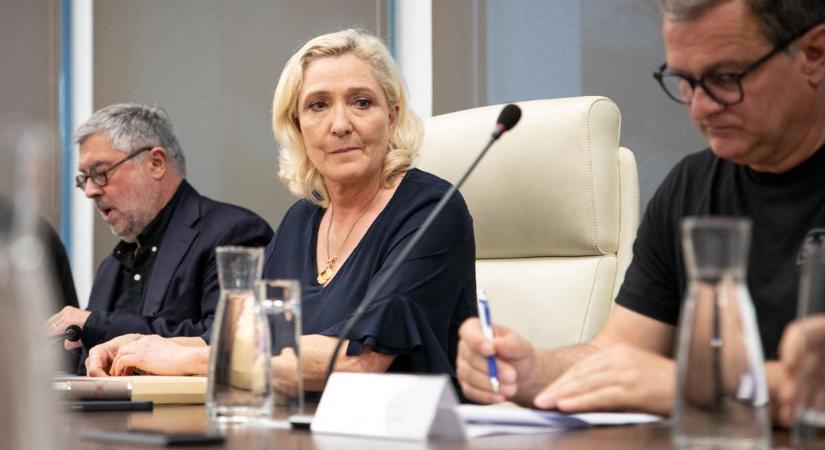 Erős üzenetet küldött a magyaroknak és az egész világnak Marine Le Pen: „történelmi pillanatot” emlegetett Európa jó irányba terelésében