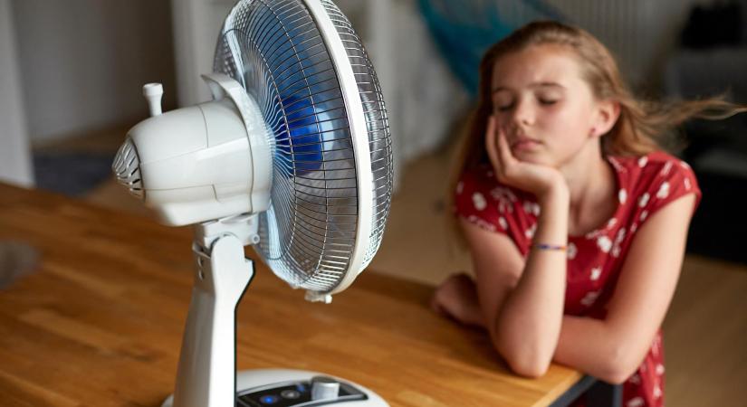 Vihetnek a szülők ventilátorokat, mobil klímákat a forró iskolákba?