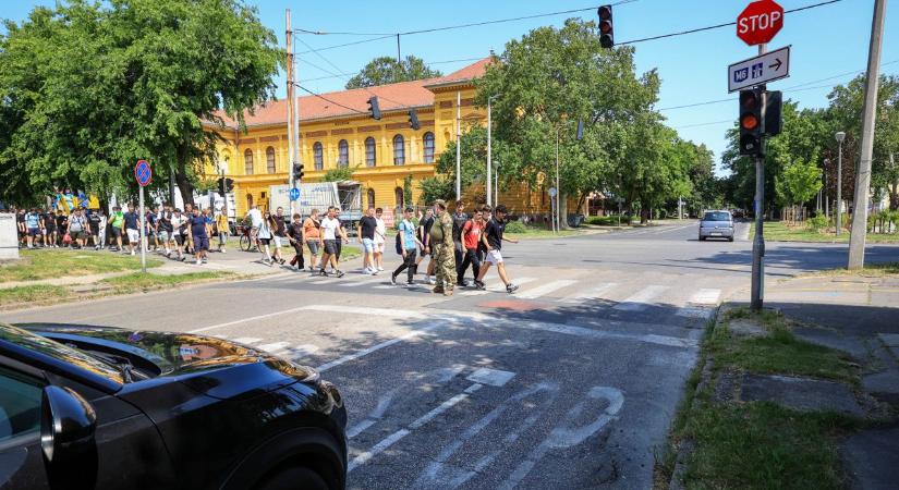 Nem működik a lámpa, figyeljen, életveszélyes ez a szakasz!