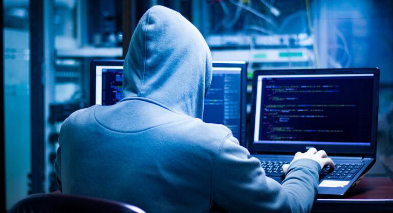 Újabb dark webes fogás: Kriptót és 145 domaint foglaltak le a hatóságok