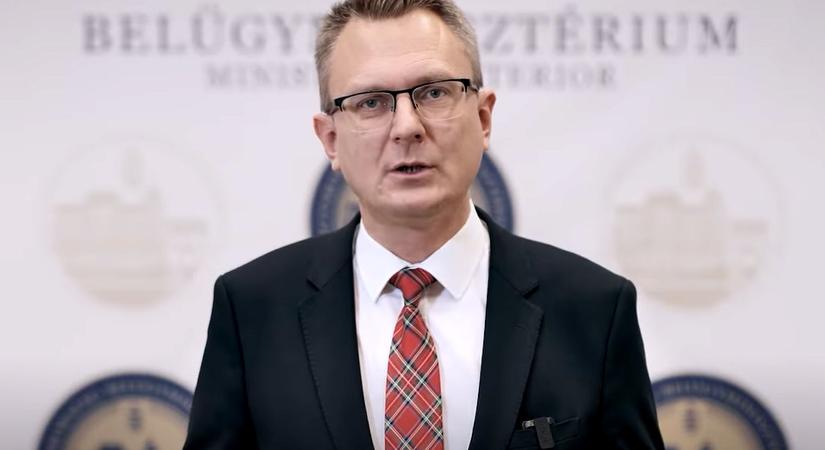 Rétvári Bence: Magyarországon évente 600-800 bűncselekményt követnek el ukrán állampolgárok, közülük 200-400 börtönben van