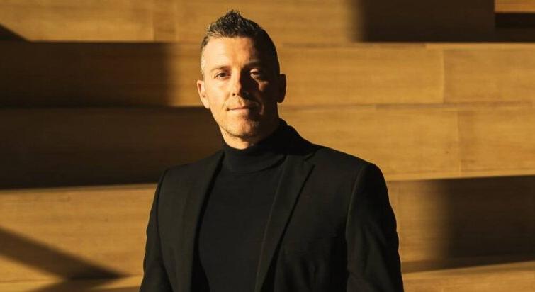 Velekei László: „A nézőket és egymást is meg kell tudnunk mindig lepni”