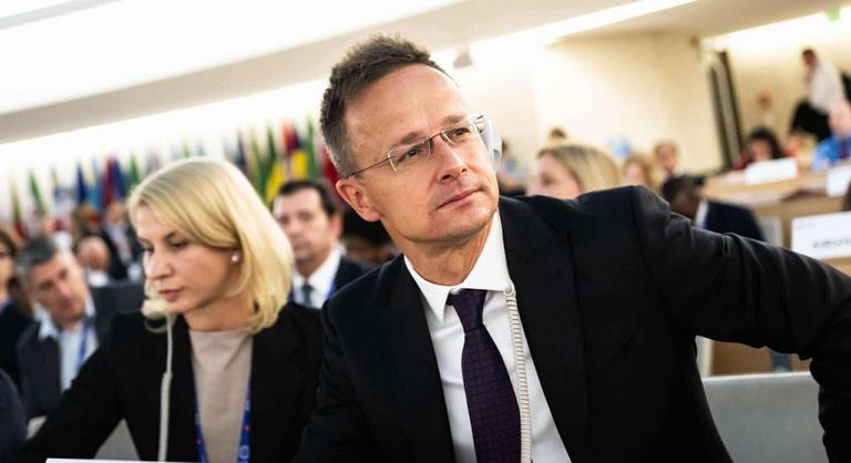 Szijjártó Péter: Magyarország a gazdasági semlegesség révén teljes foglalkoztatottságot ért el
