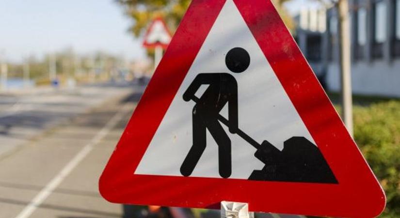 Felújítási munkálatok kezdődnek egy alsóörsi utcában