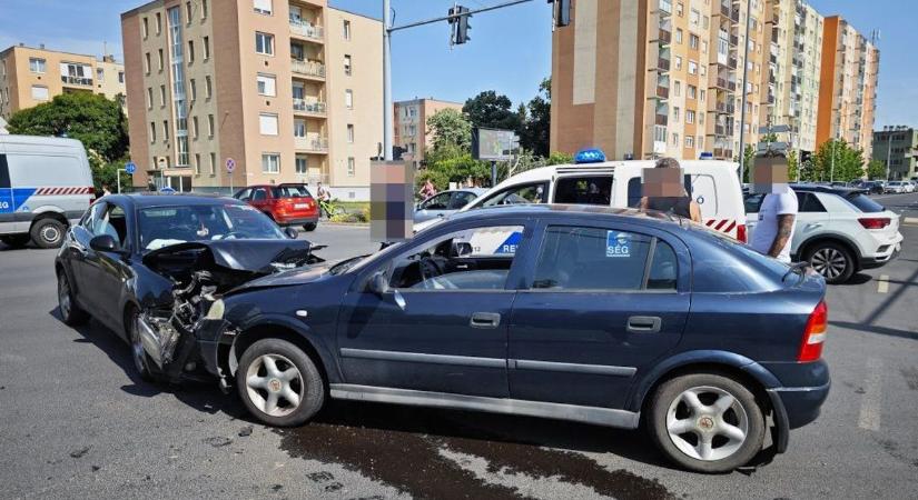 Nem tudta, hogyan működik a telezöld, csúnya karambol lett belőle a dunántúli városban (fotó)