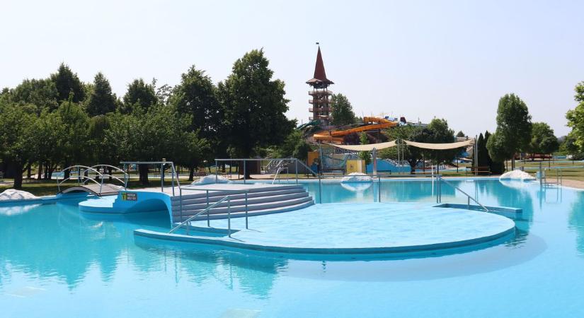 Őrült folyó, ugrómedence és nachos – nyit az AquaCity! (galéria, videó)