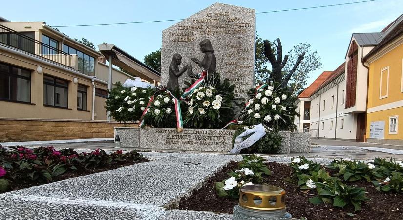 Történelmi eseményekre emlékeztek az évfordulókon a csornaiak, Trianon és a kommunista terror