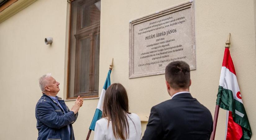 Emléktáblát avattak Potápi Árpád János tiszteletére Csíksomlyón