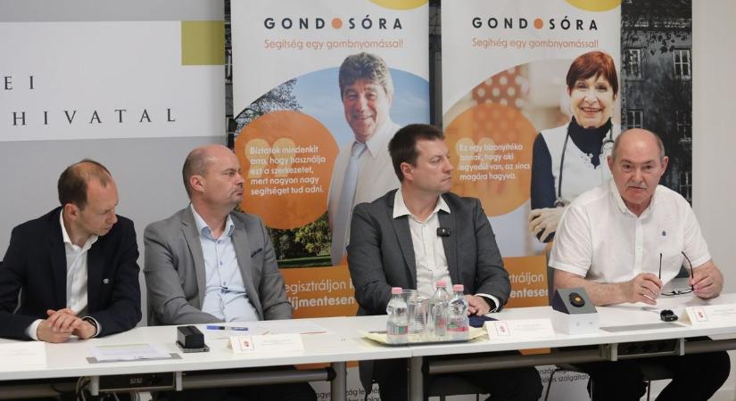 Kérés nélkül érkezik a Gondosóra a 80 év felettiekhez