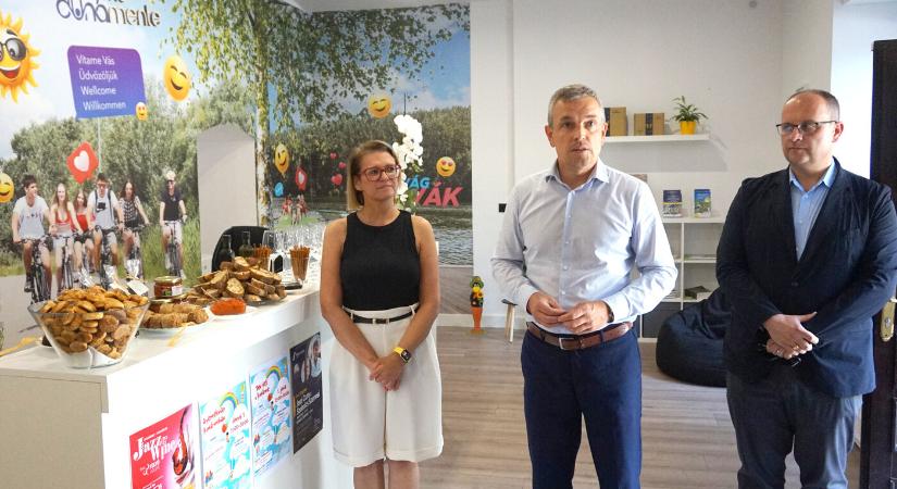 Várja a kirándulókat a megújult komáromi turisztikai iroda