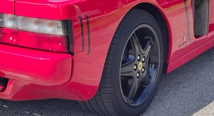 Úgy elcsúfítottak egy Ferrarit, hogy azt hitték rá, kamu