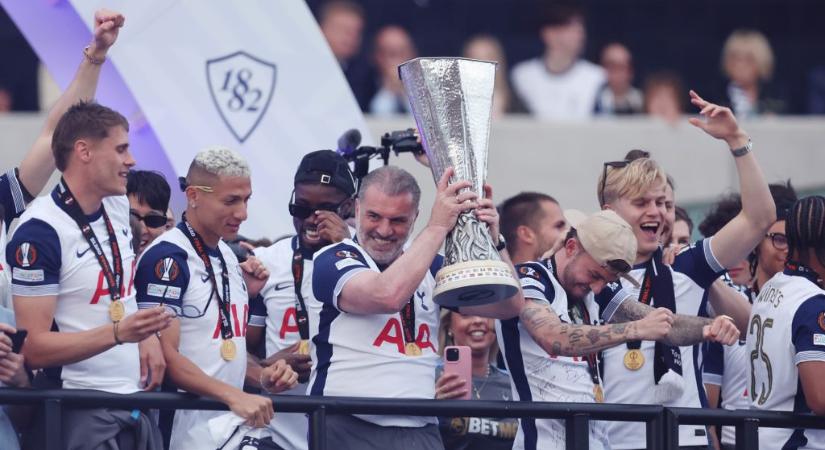 17 év után végre trófeát nyert a Tottenhamnek, mégis kirúgták