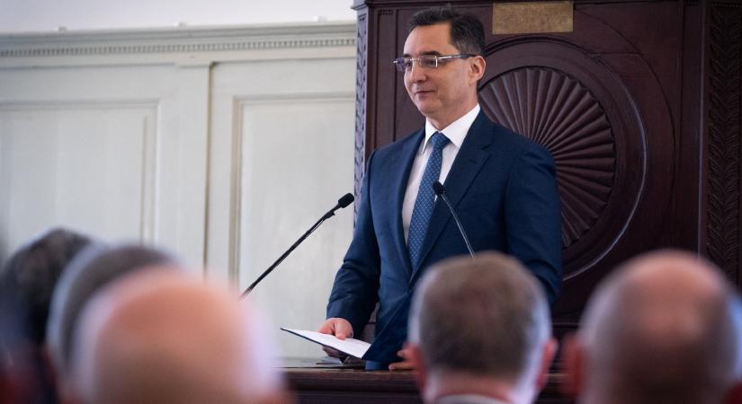 Debrecen fideszes polgármestere sem örül a kormányszóvivő picsogós megjegyzésének