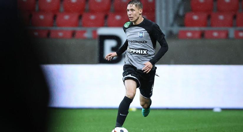 Történelmi tettet végrehajtó csapathoz igazolhat a magyar középpályás