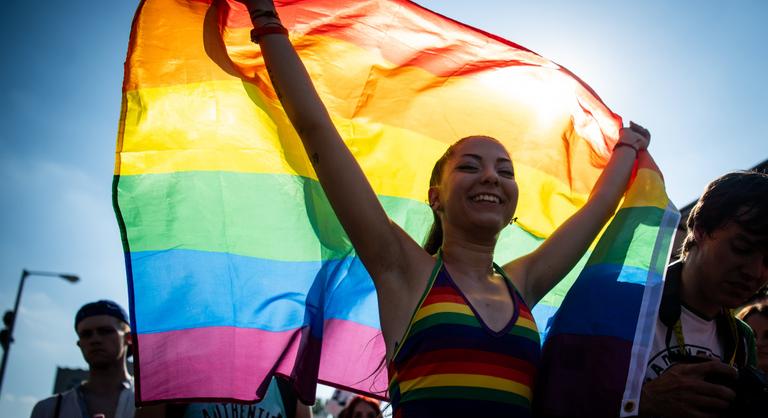 Tarr Béla hamarosan beszédet mond a Budapest Pride megnyitóján - Megnyitották a 30. Budapest Pride Közösségi Fesztivált