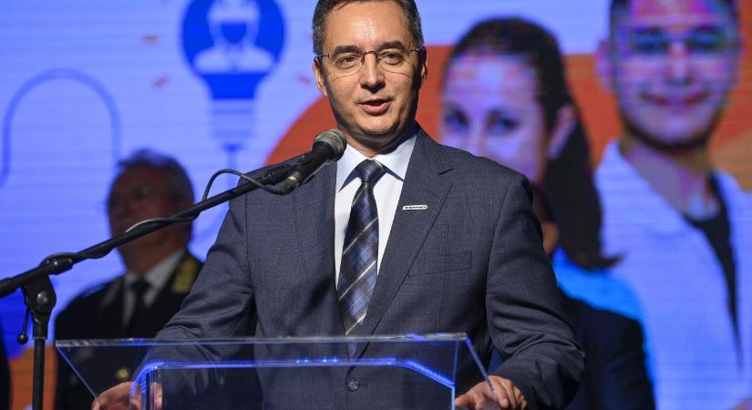 A fideszes debreceni polgármester is visszaszólt Vitályos Eszternek a sírós-picsogós beszólása miatt