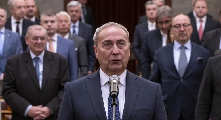 Huszonhét év után otthagyja a parlamentet egy fideszes képviselő