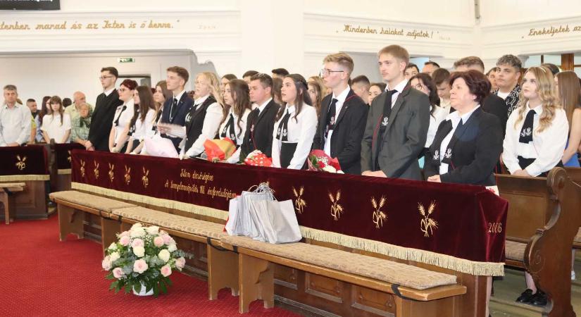 Életre szóló jótanácsokkal látták el a végzős zilahi „refis” diákokat
