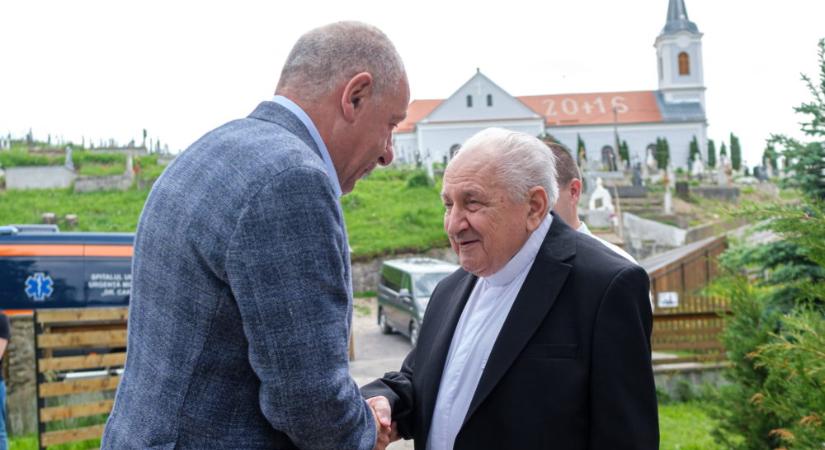 Sulyok Tamás államfő Marosvásárhelyre, Gyimesfelsőlokra és Gyimesbükkre látogatott