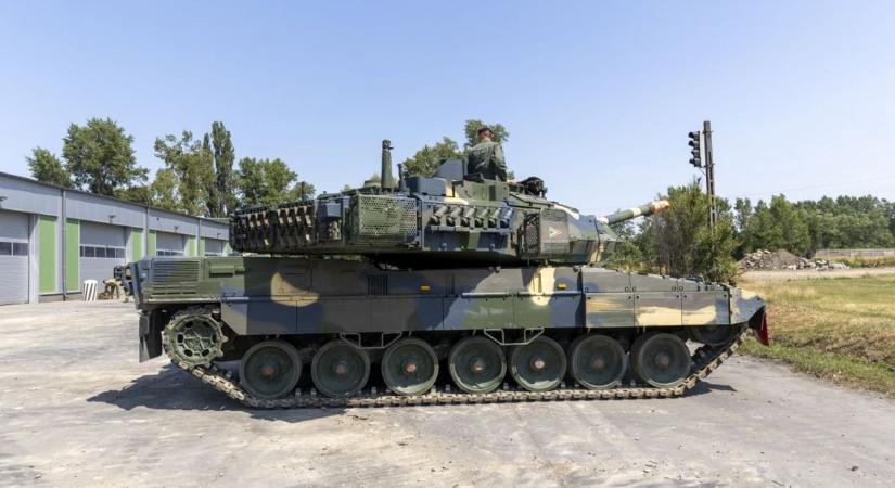 Mindenki őrizze meg a hidegvérét: senki ne essen pánikba, ha a hétvégén katonai járműveket látna