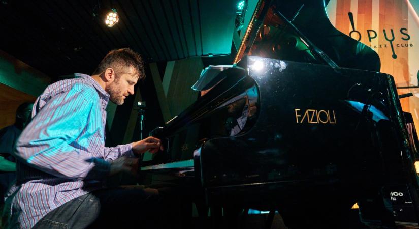 Különleges élő jazzlemez jelent meg Szabó Dániel zongoraművésszel