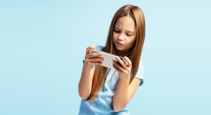 Hogyan imádkozzuk ki a mobilt a gyerek kezéből a nyáron? Itt a megoldás!