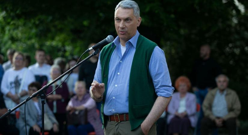 Lázár lerántotta a leplet a titokról: így képes hidegvérrel kezelni a tiszás provokátorokat a fórumokon (VIDEÓ)