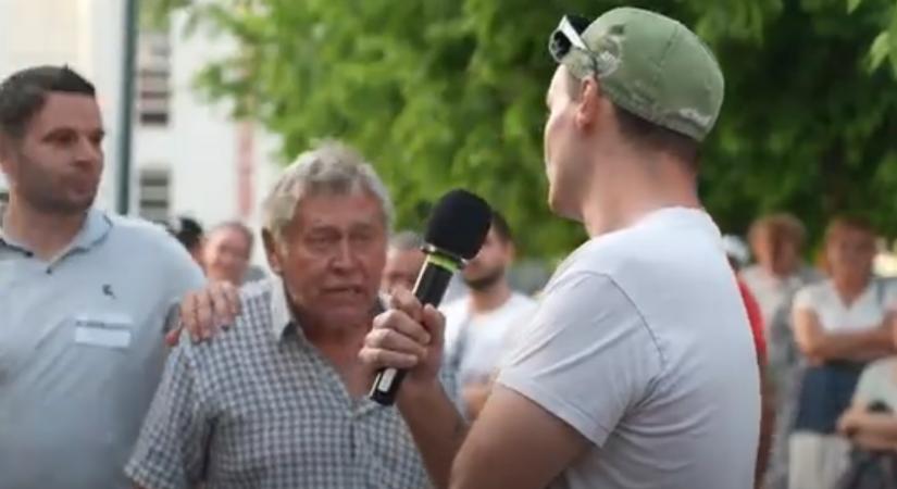 Berettyóújfalu: idős férfi szidta az édesanyját a Lázár Jánost felkérdező fiatalembernek – videó