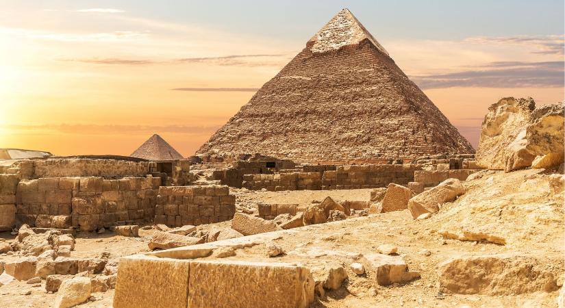 Bezártak egy embert az egyiptomi piramisba, félelmetes élményben volt része