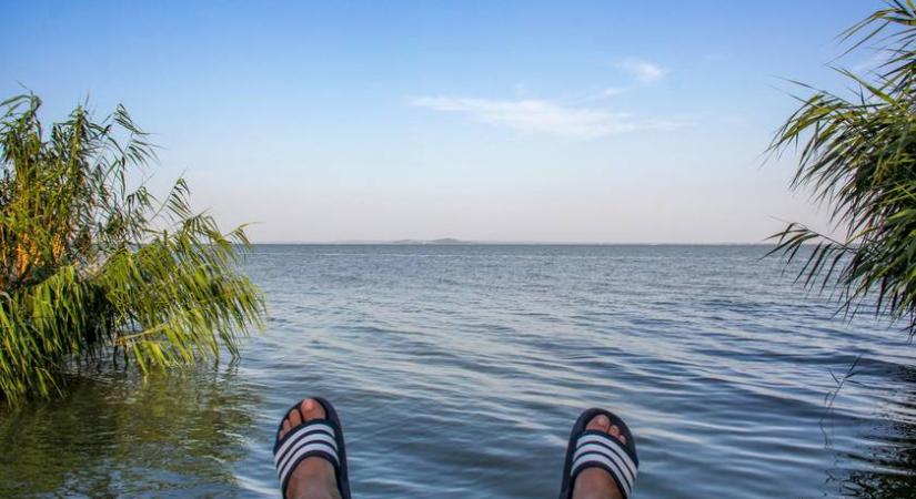 Ennek az 5 magyar strandnak szennyezett a vize: kiadták a figyelmeztetést