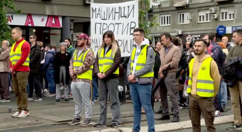 Elüször történt meg, hogy a rendőrség a 16 perces kegyeletadáskor egyetemistákat igazoltatott