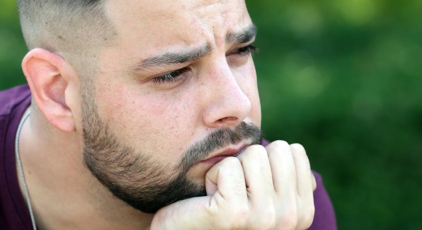 Szirénázó mentő vitte Kiss Ádámot a szívkórházba - Intenzív osztályra került