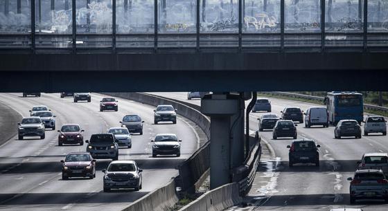 Indul a szezon, több kilóméteres torlódás az autópályákon